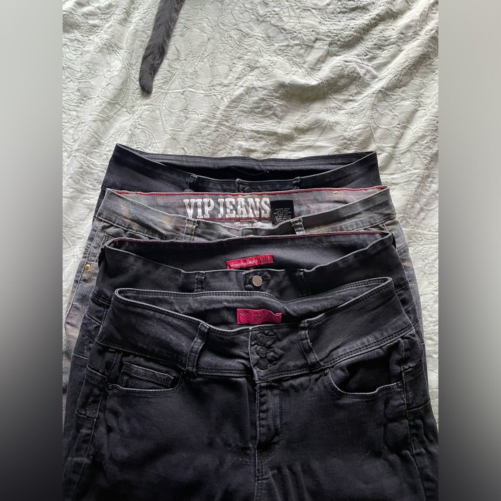Bundle 4 pairs of jeans